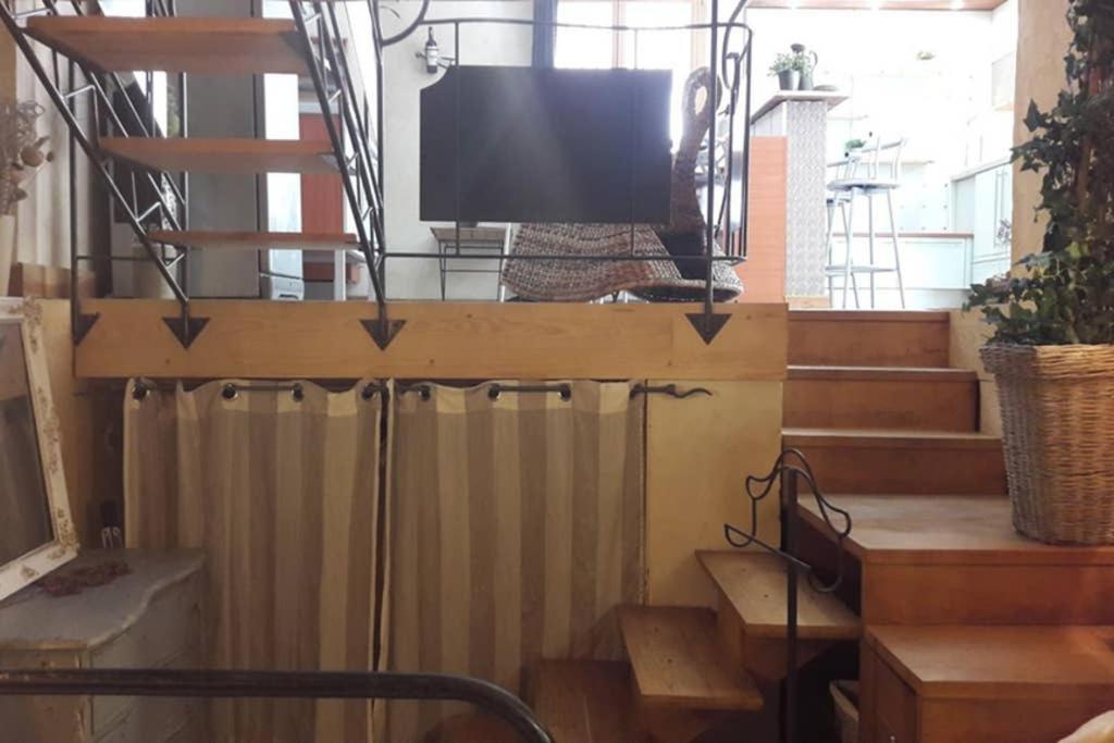 Apartment Joli Loft Dans Village Pittoresque Peret