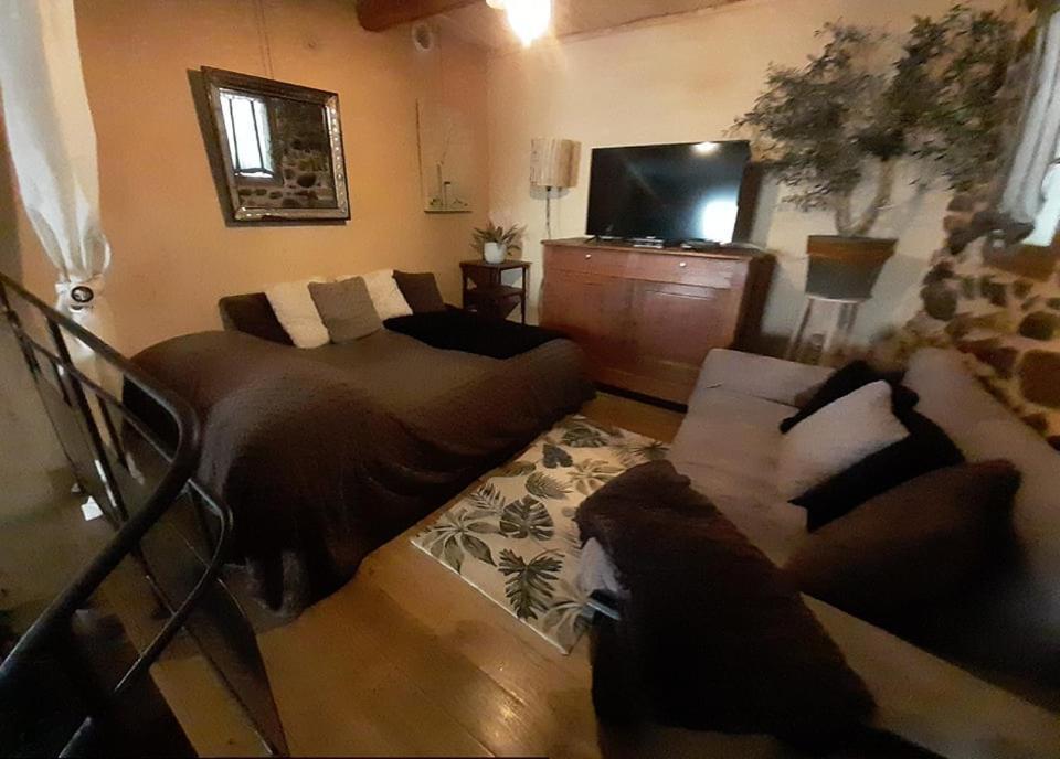 Joli Loft Dans Village Pittoresque Appartement Péret
